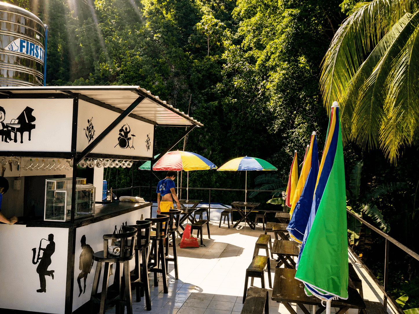 Western Highway Lodge — rooftop terrace views